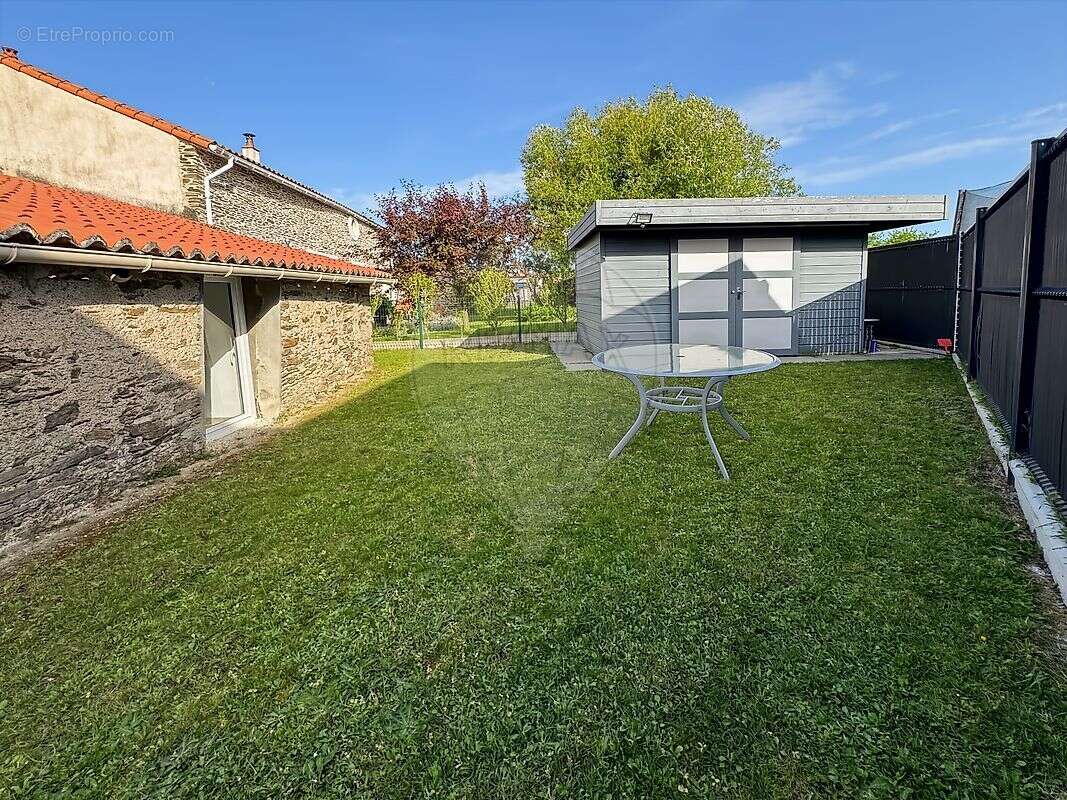 Maison à LE LOROUX-BOTTEREAU