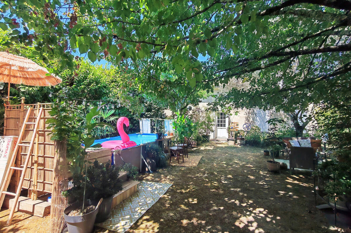 Maison à SAINT-ROMAIN-LA-VIRVEE