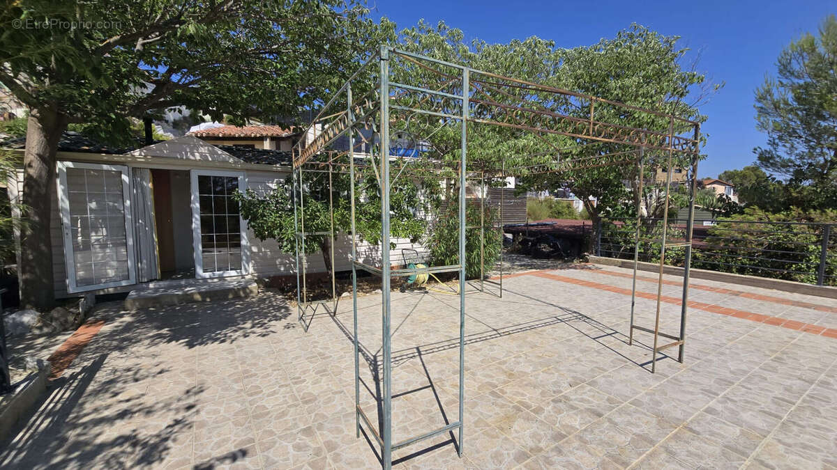 Mobil-home sur terrain en pleine propriété Vue mer Résidence avec piscine  Le Castellet - photo 6