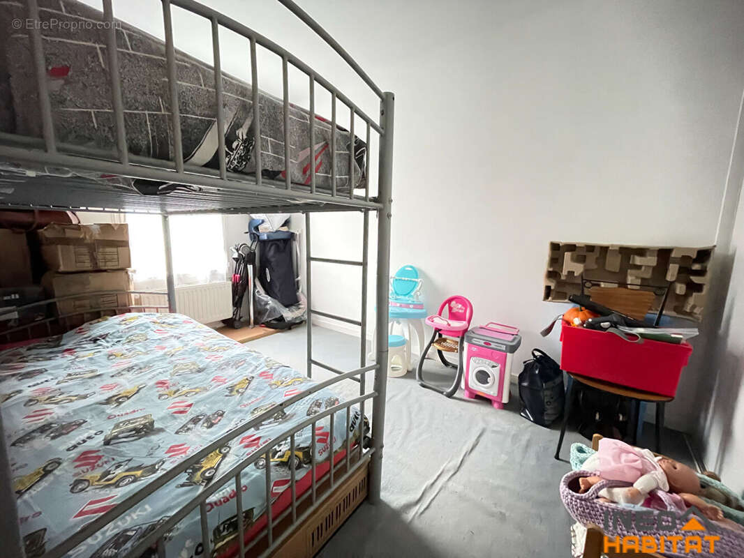 Appartement à LA MEZIERE