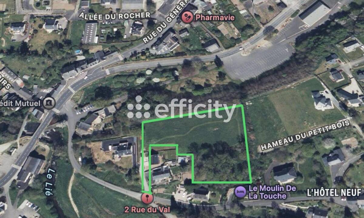 Terrain à PLOUGUENAST