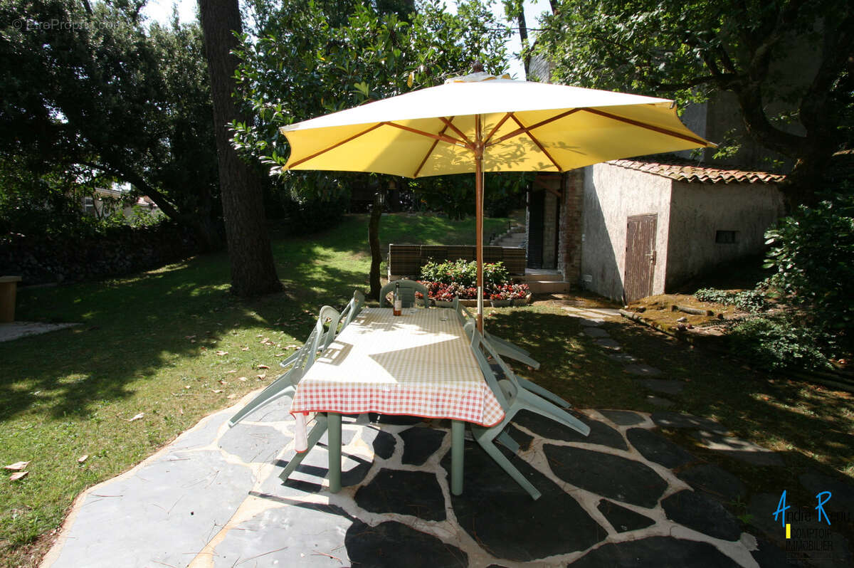 Villa en viager occupé, quartier de Vallières - photo 6