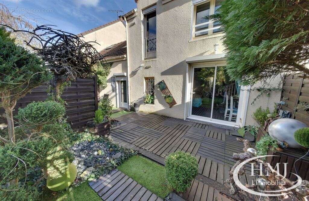 Maison à COURCOURONNES