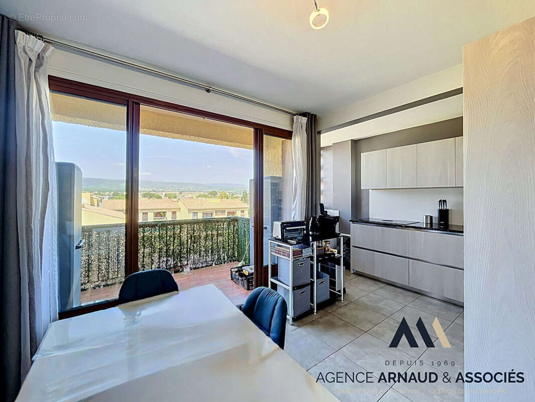 Appartement à SAINT-CYR-SUR-MER