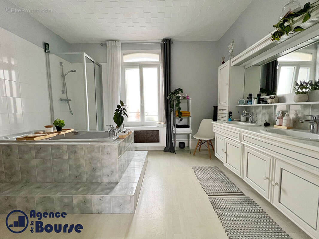 Maison à MONTIVILLIERS