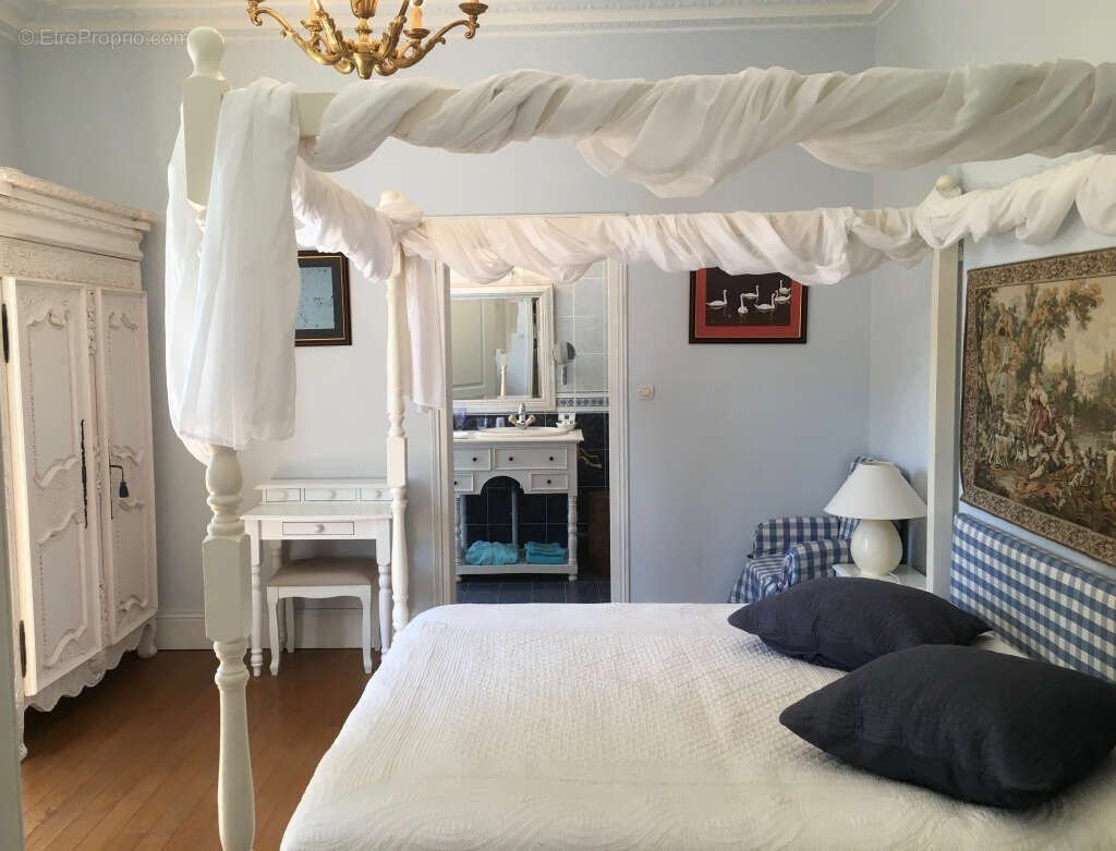 Maison à TOURNON-SAINT-PIERRE