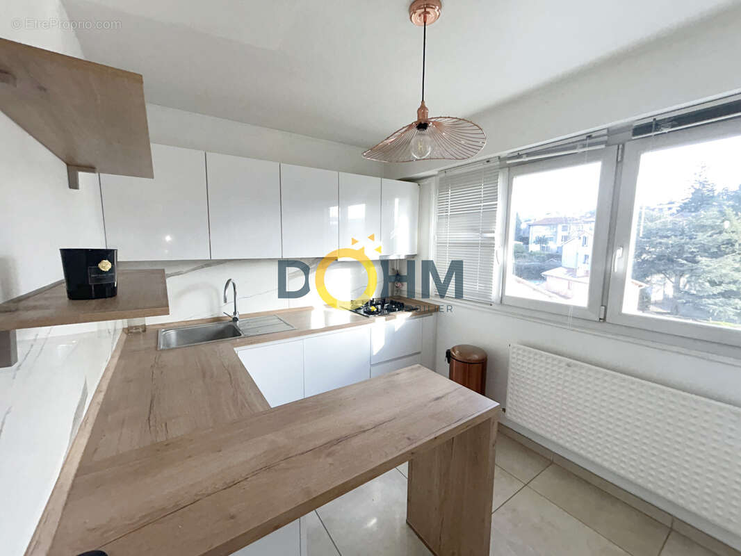 Appartement à SAINT-ETIENNE