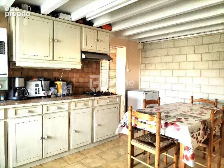 Maison en pierre avec fort potentiel – 212 m² habitables - photo 3