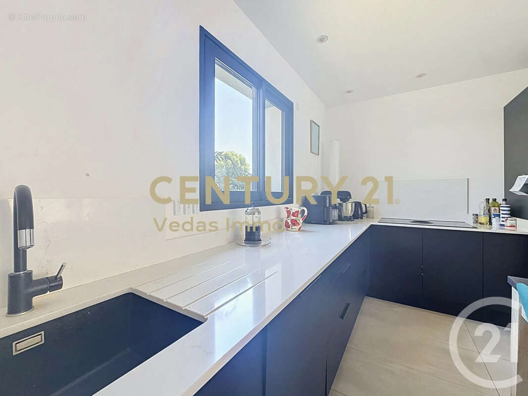 Maison 115 m² à Saussan  - photo 6