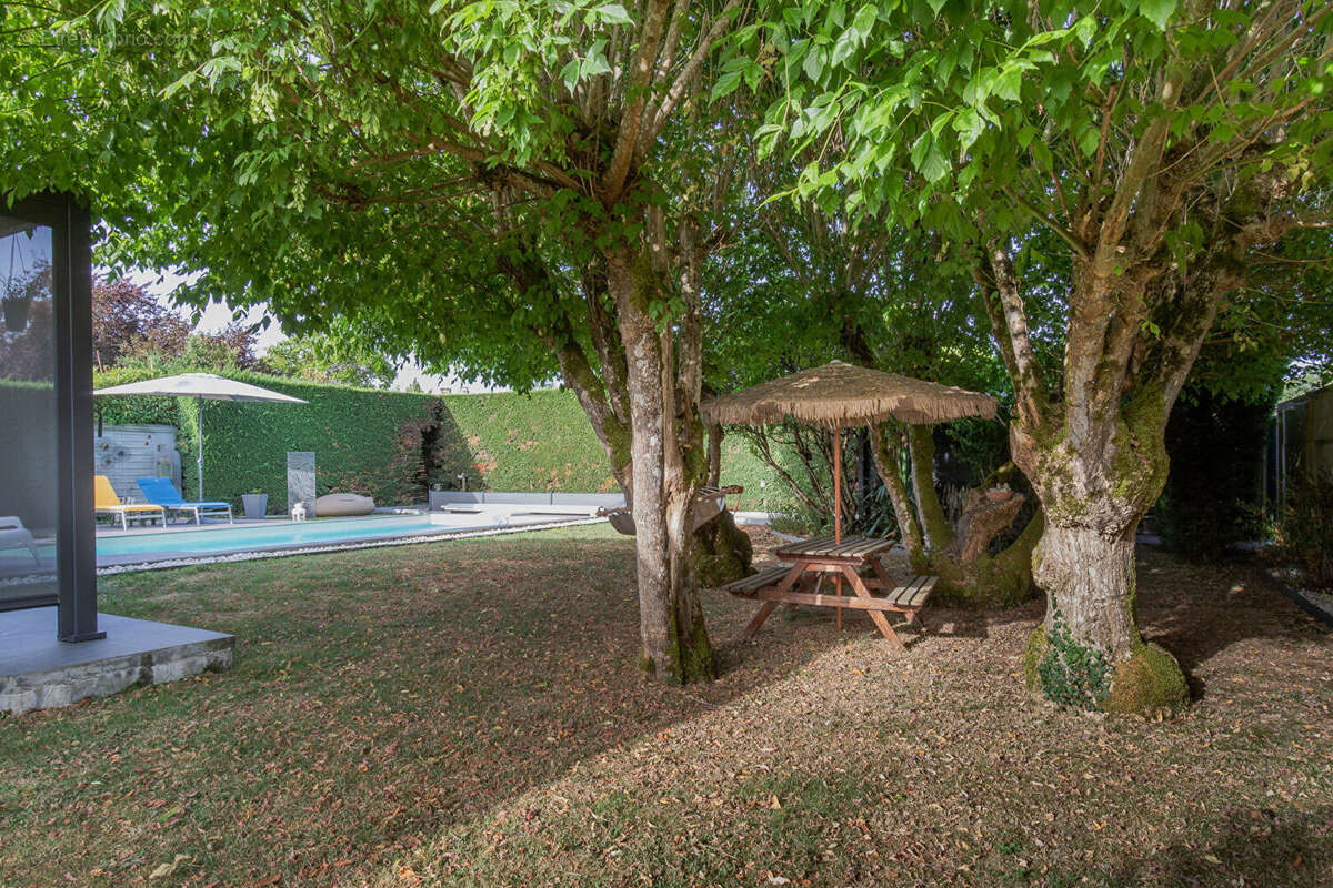 Maison familiale avec piscine au calme - photo 5