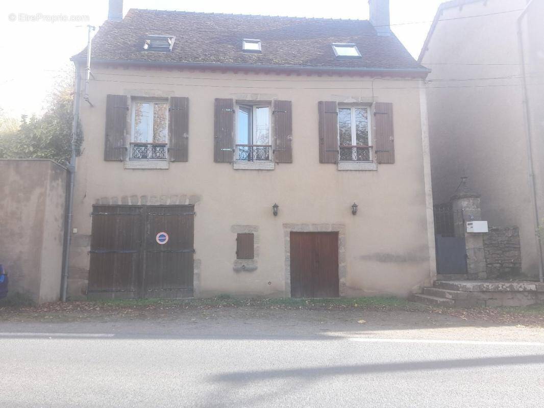 Maison à MONTGIVRAY