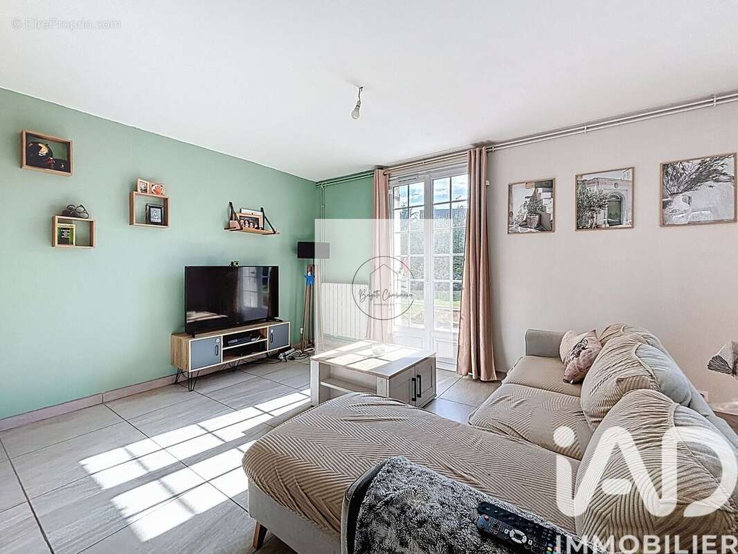 Photo 3 - Maison à SAINT-LUBIN-DES-JONCHERETS