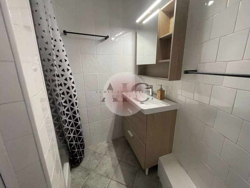 Appartement à SAINT-PAUL-EN-FORET