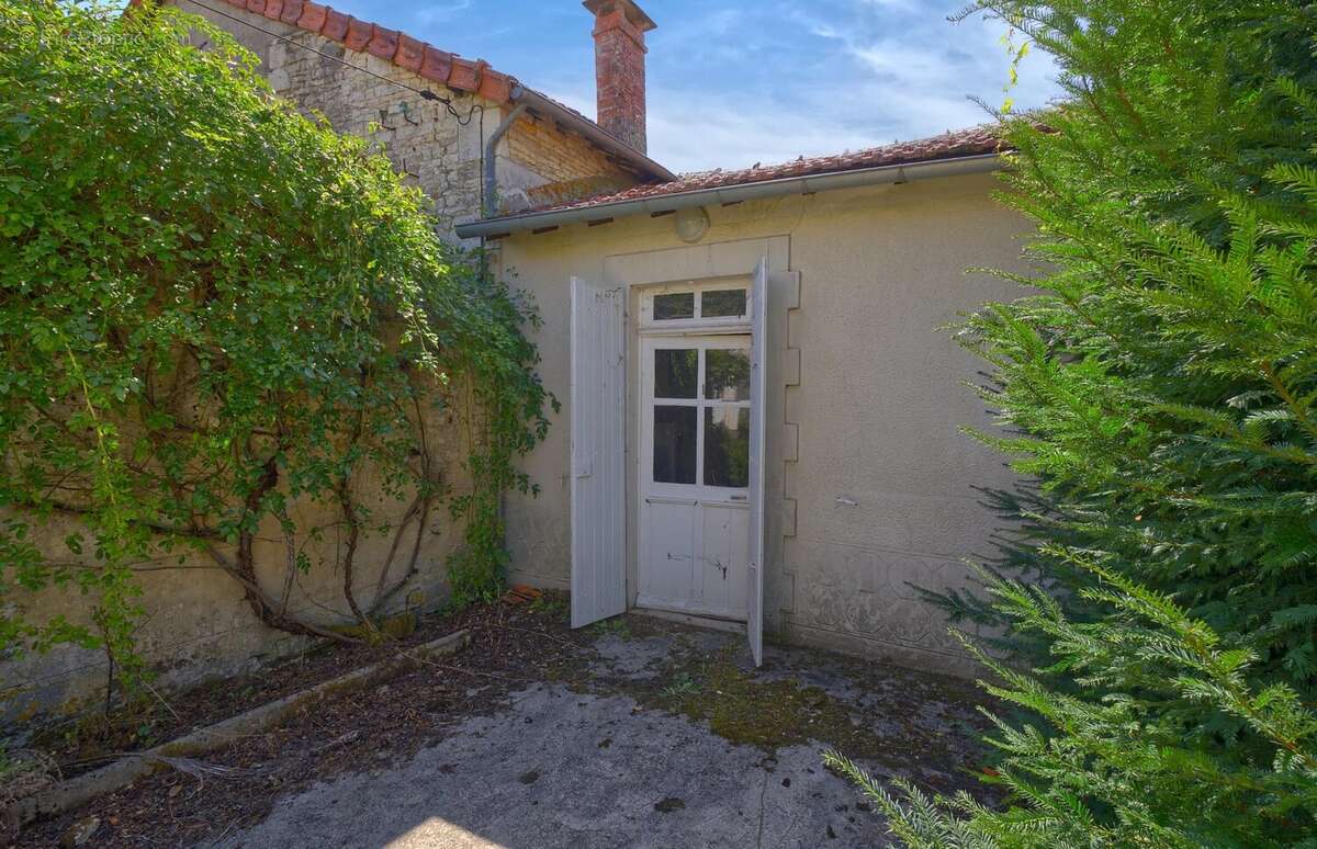 Maison de caractère pleine de charme - 4 chambres, au coeur du village avec commodités - photo 21