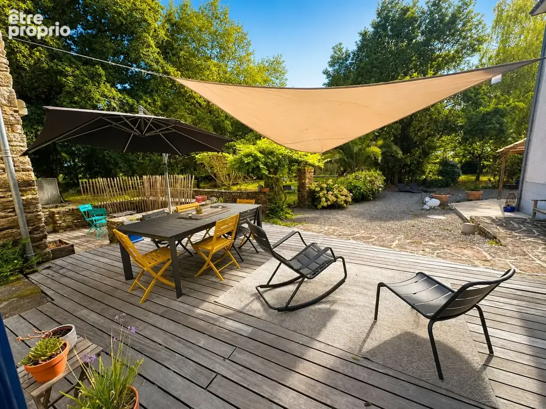 LE TREVOUX - Propriété en pierre avec maison principale, gîte indépendant et dépendances sur près d’un hectare - photo 14