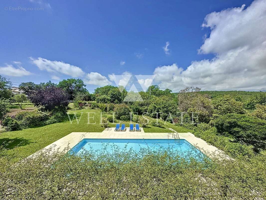 Maison à ROQUEFORT-LES-PINS