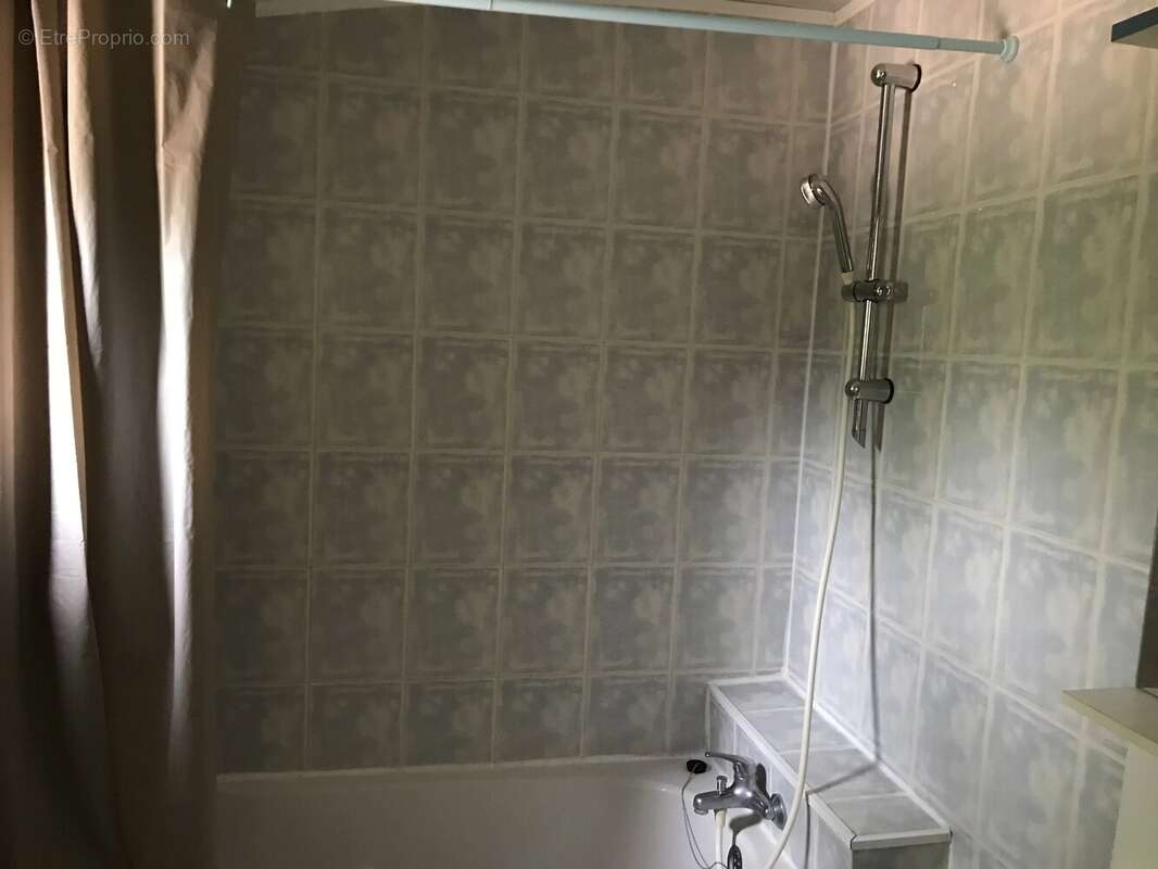 Maison à MONTAIGU-DE-QUERCY