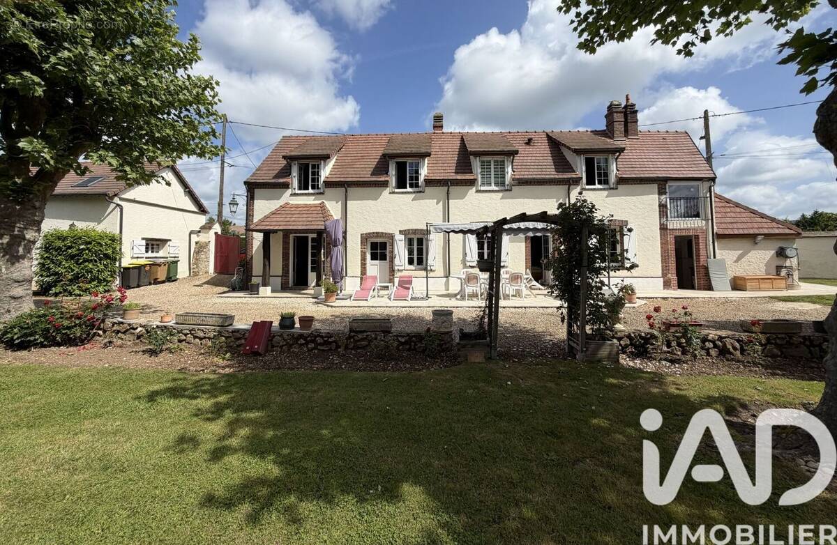 Photo 1 - Maison à MARVILLE-MOUTIERS-BRULE