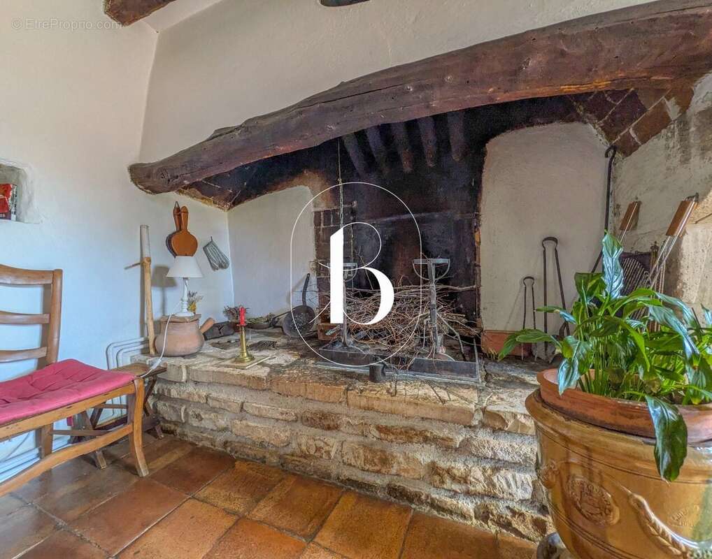 Maison à ORGNAC-L'AVEN