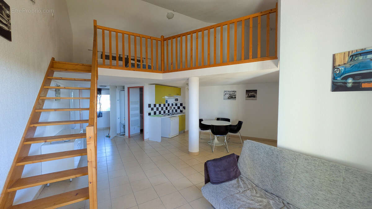 Appartement à SIGNES