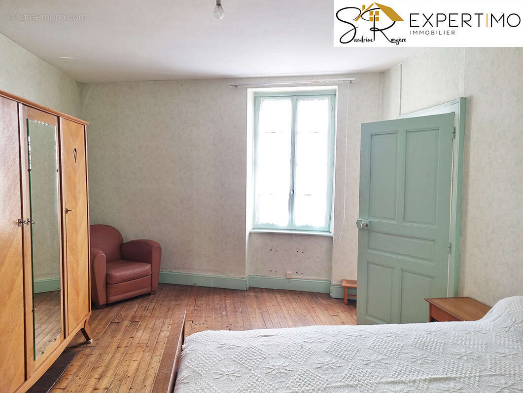 Maison à BUXIERES-SOUS-MONTAIGUT