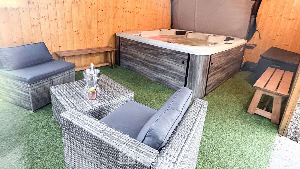 SPA et son Pool house. - Maison à JARD-SUR-MER