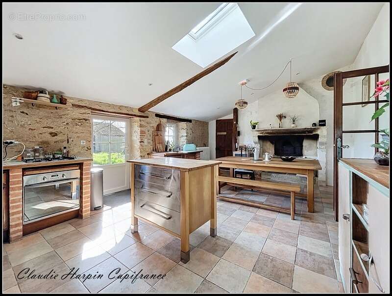 Maison à LA FERRIERE-EN-PARTHENAY