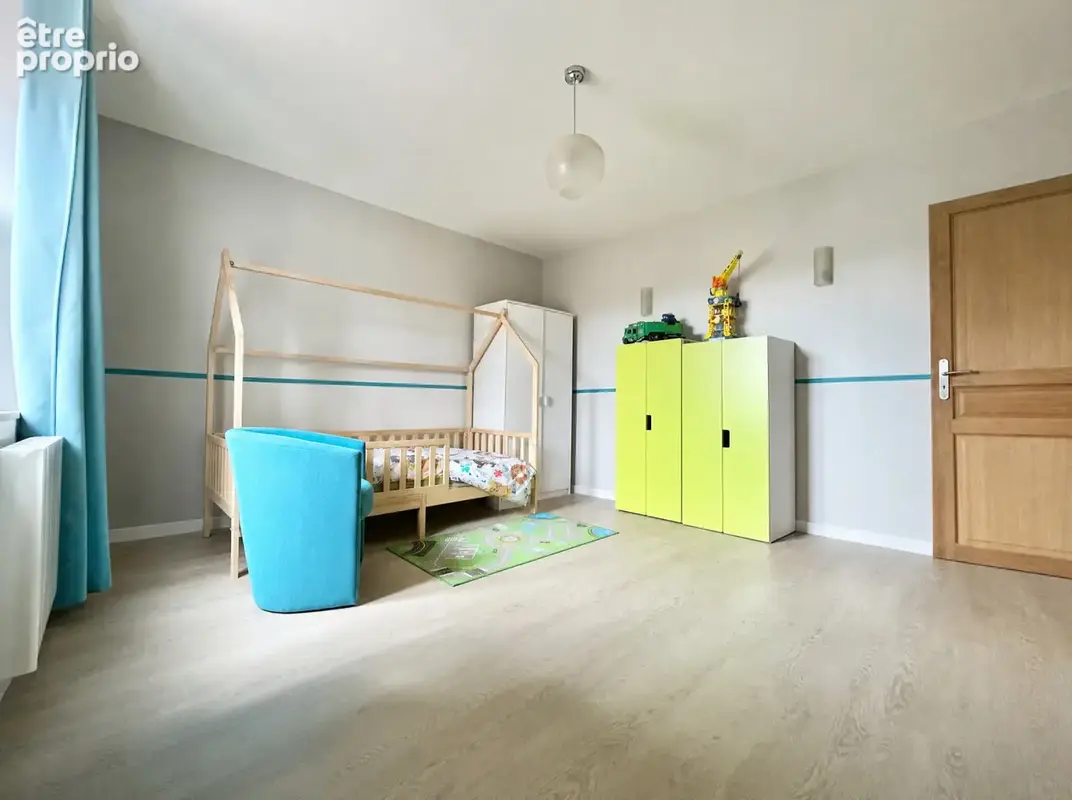 Maison aux beaux volumes avec jardin et stationnement privatif ! - photo 6