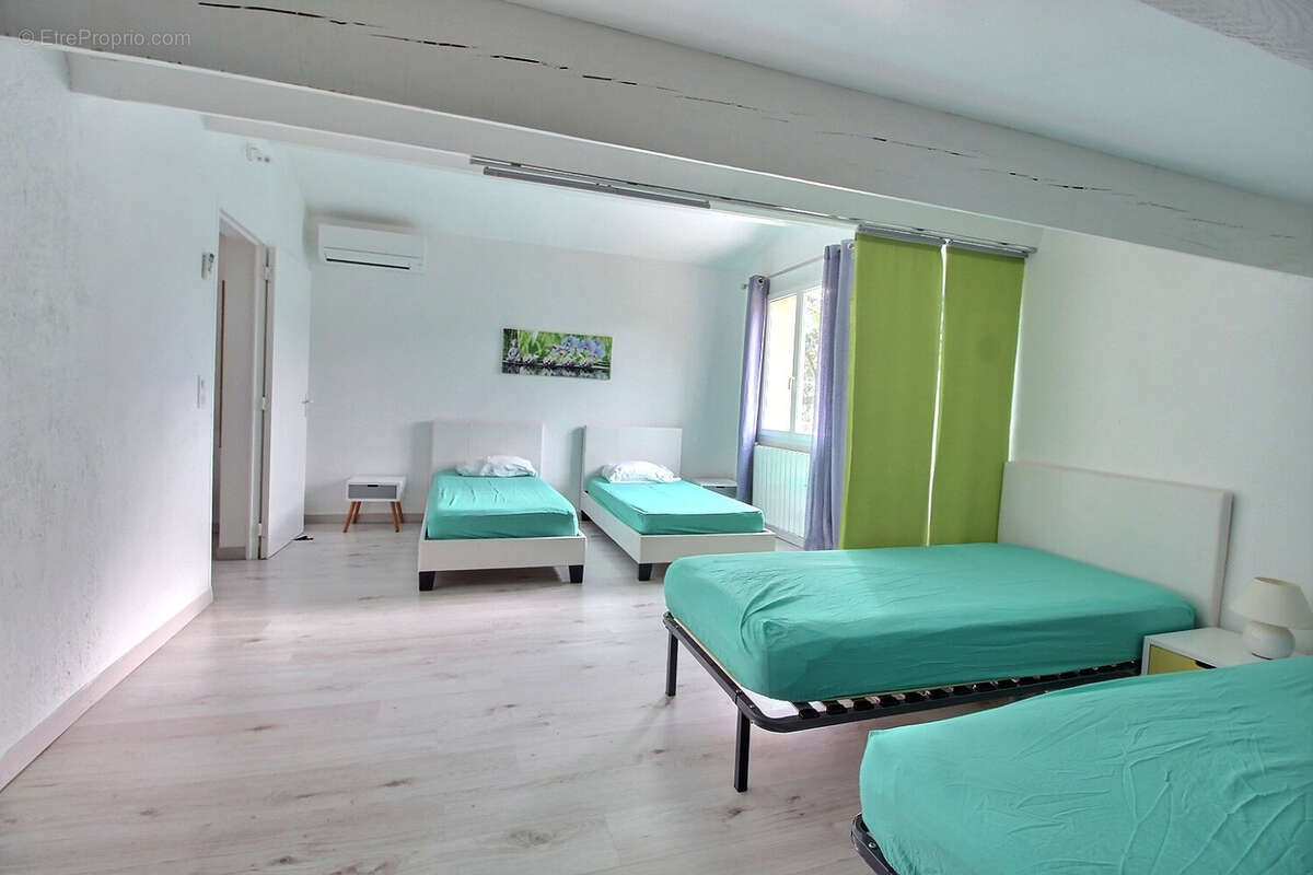 Maison à SAINT-JEAN-DE-CORNIES