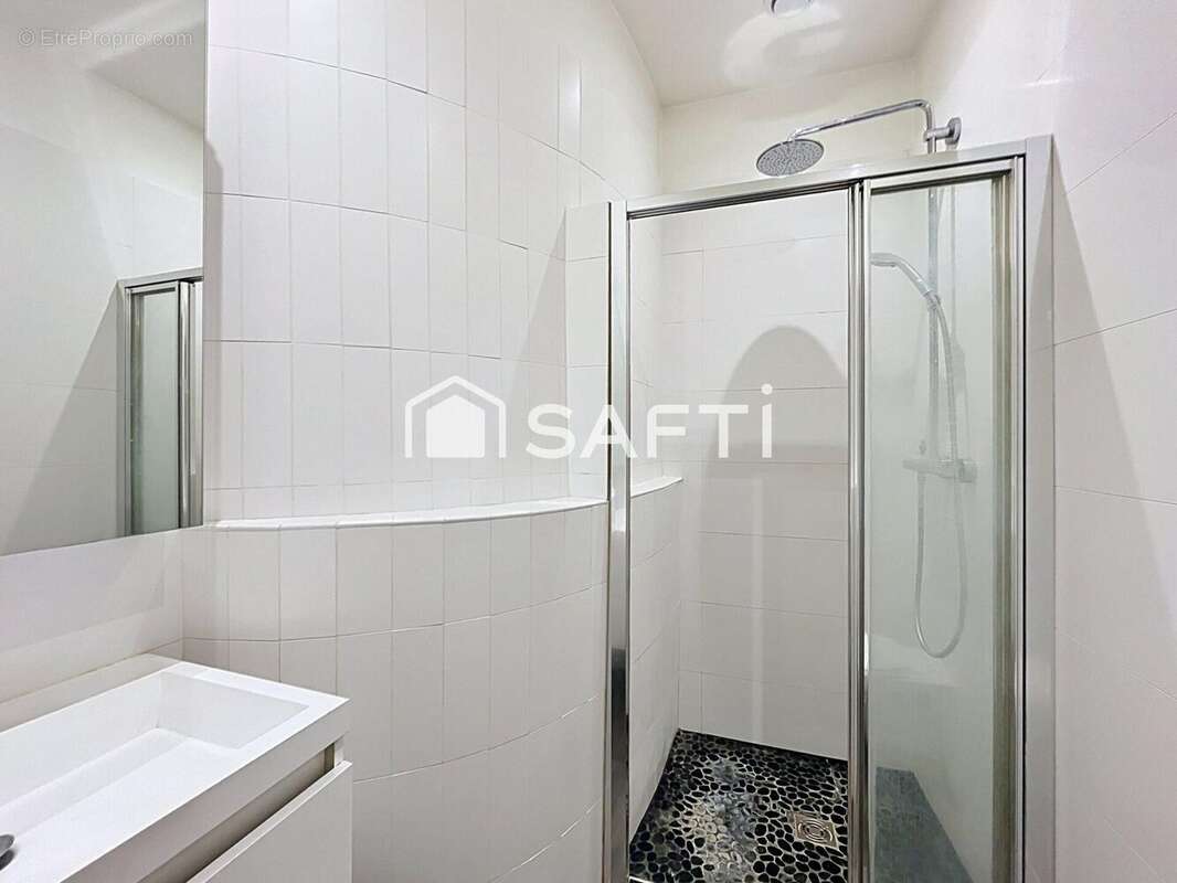 Photo 5 - Appartement à PARIS-18E