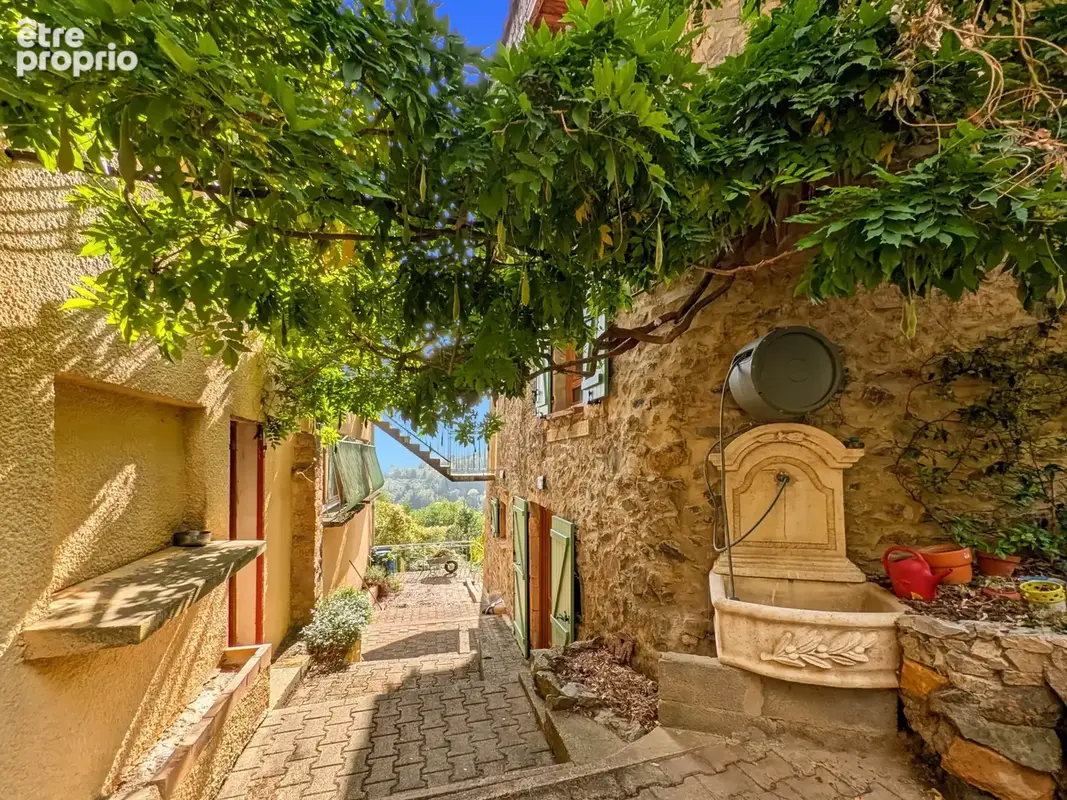 Maison à VAUX-EN-BEAUJOLAIS