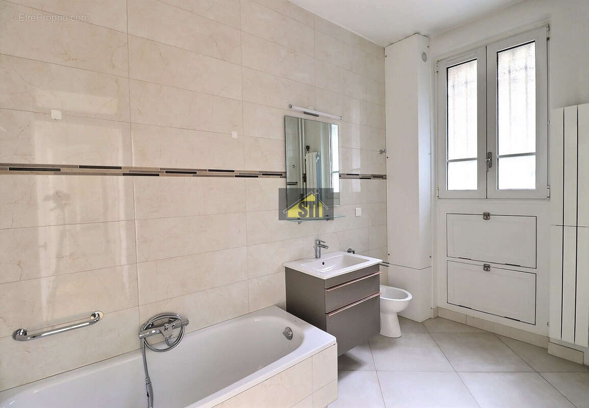 Appartement à PARIS-6E