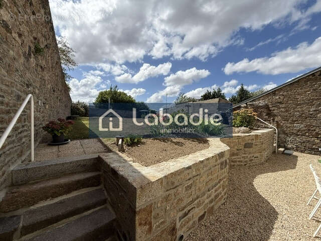 Appartement T2 avec jardin commun   Centre-ville de Vire - photo 7