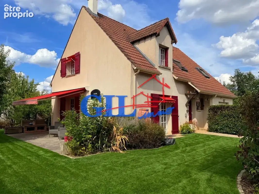 Maison à SAVIGNY-LE-TEMPLE