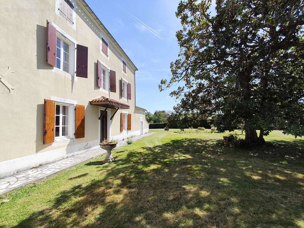 Maison à CHASSENEUIL-SUR-BONNIEURE