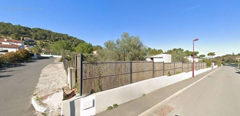 Terrain à CLERMONT-L&#039;HERAULT