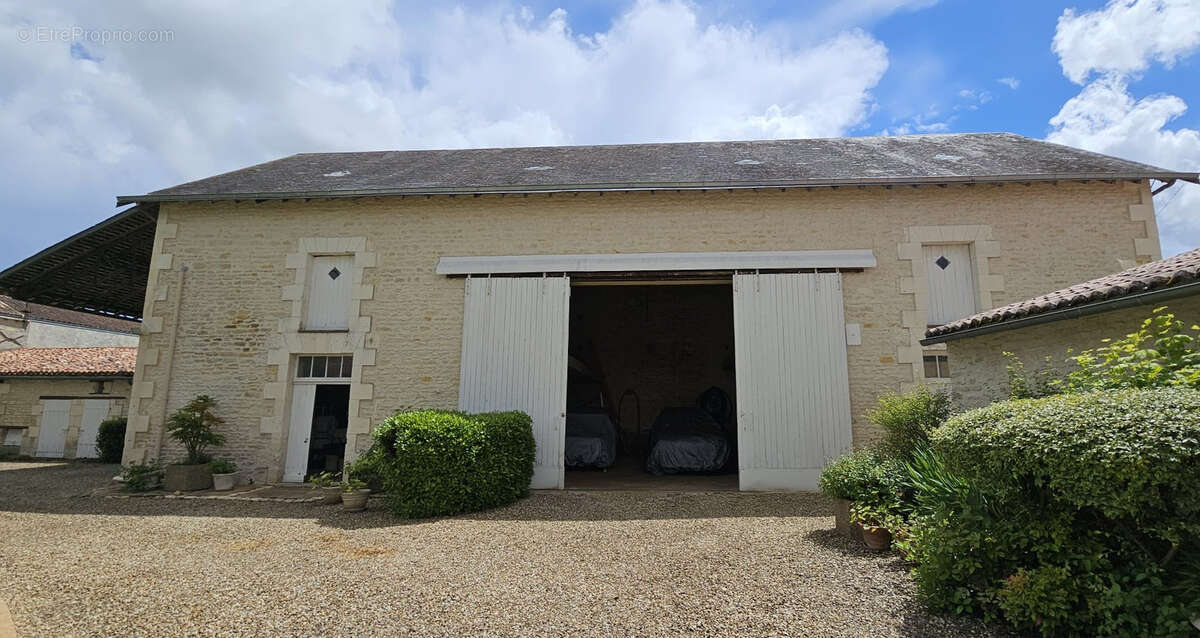 Maison à CHASSENEUIL-DU-POITOU