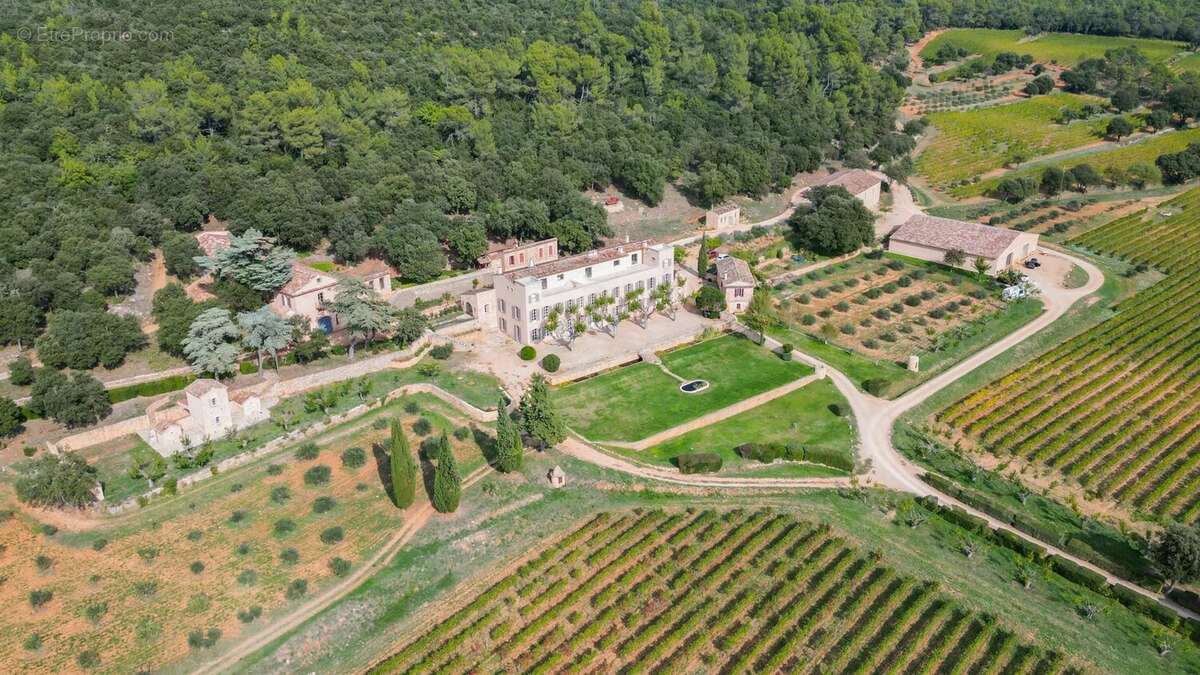 Maison à FOX-AMPHOUX