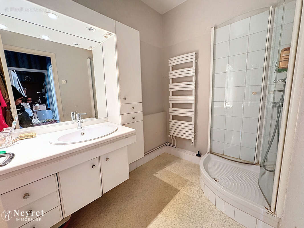 Appartement à SAINT-GENIS-LAVAL