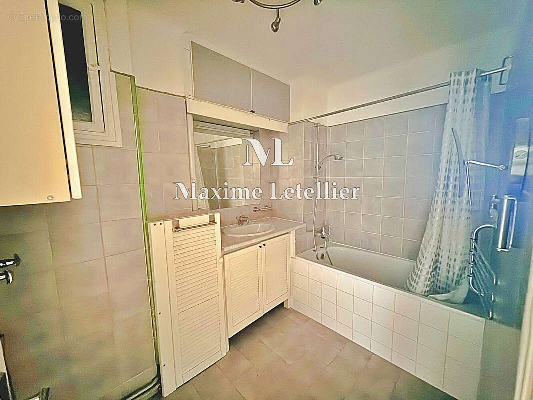 Appartement à MARSEILLE-4E