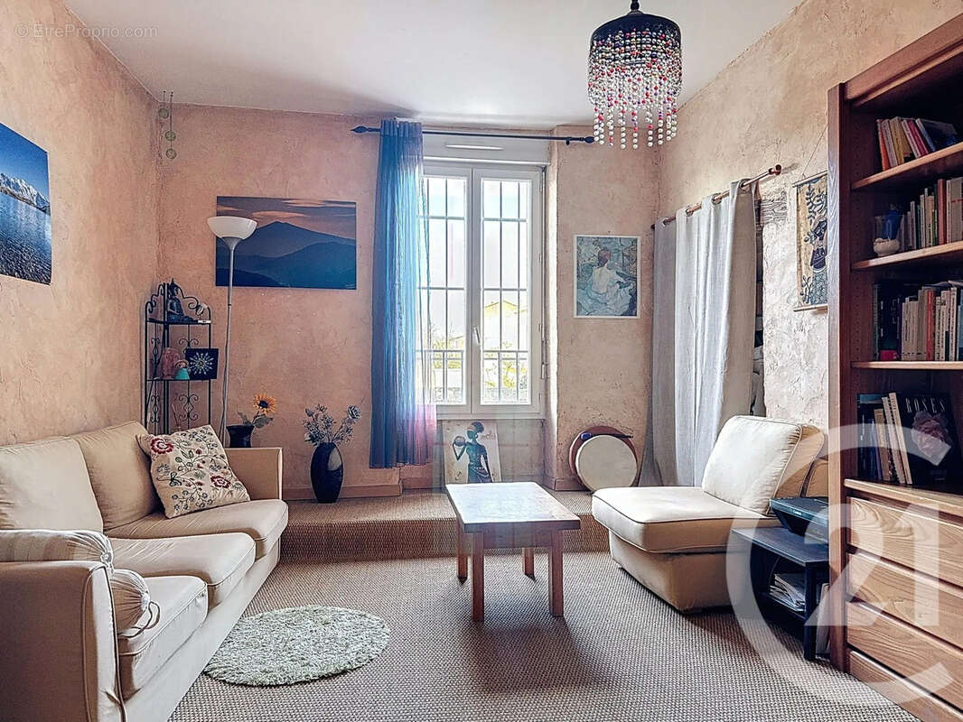 Maison à CHATEAURENARD