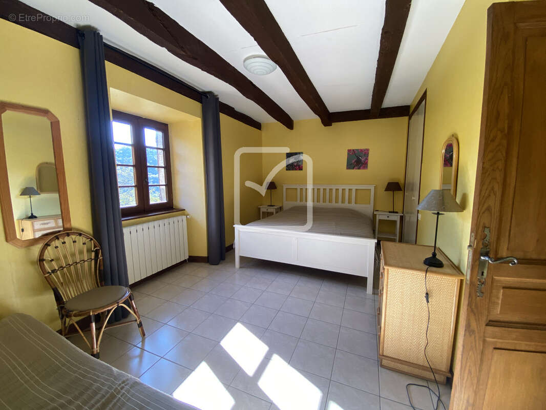 Maison à LAVAL-DE-CERE