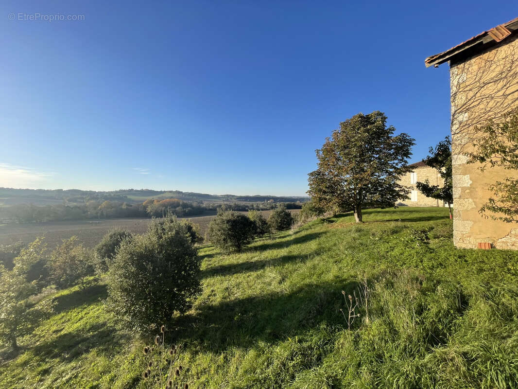 Maison à CASTERA-VERDUZAN