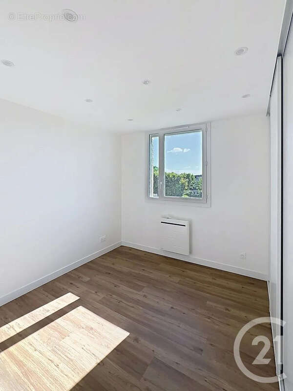 Appartement à SAVIGNY-LE-TEMPLE