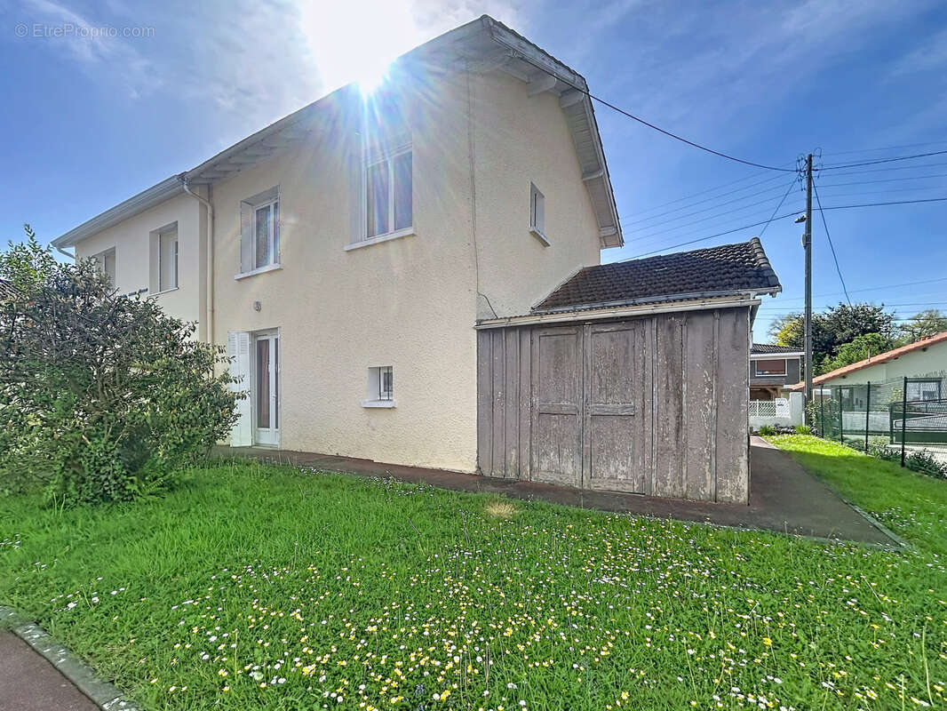 Autre à PAU