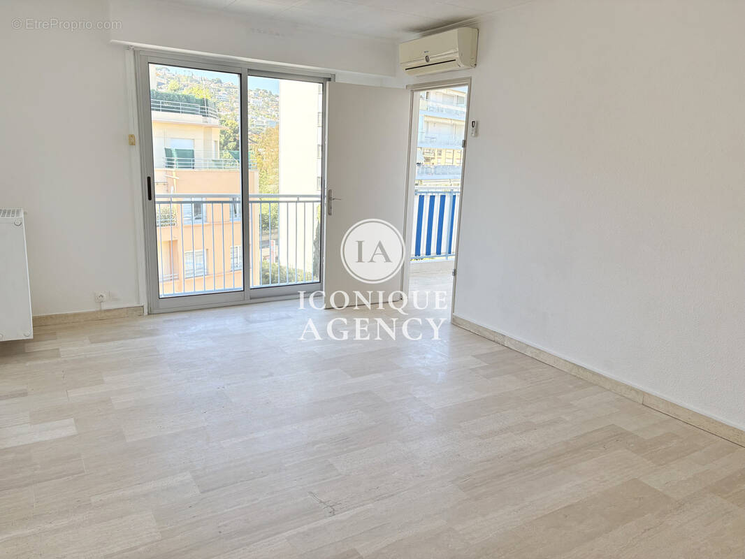 Appartement à VALLAURIS