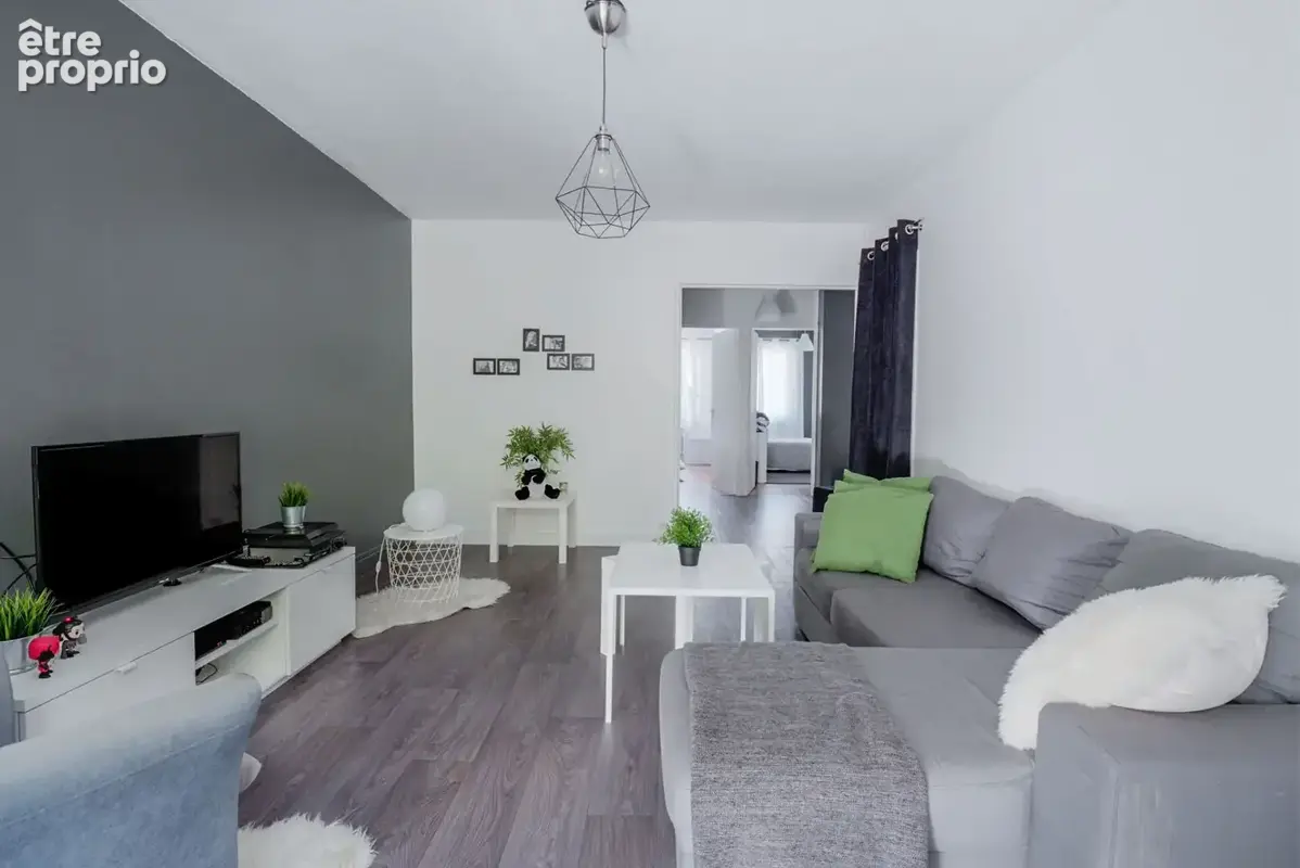 COURS FAURIEL - appartement F3 - photo 2