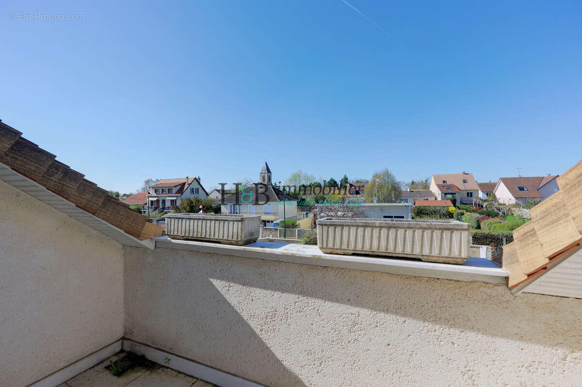 Maison à VERT-LE-GRAND