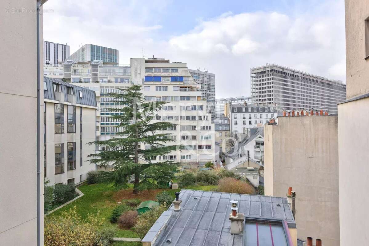 Appartement à PARIS-14E