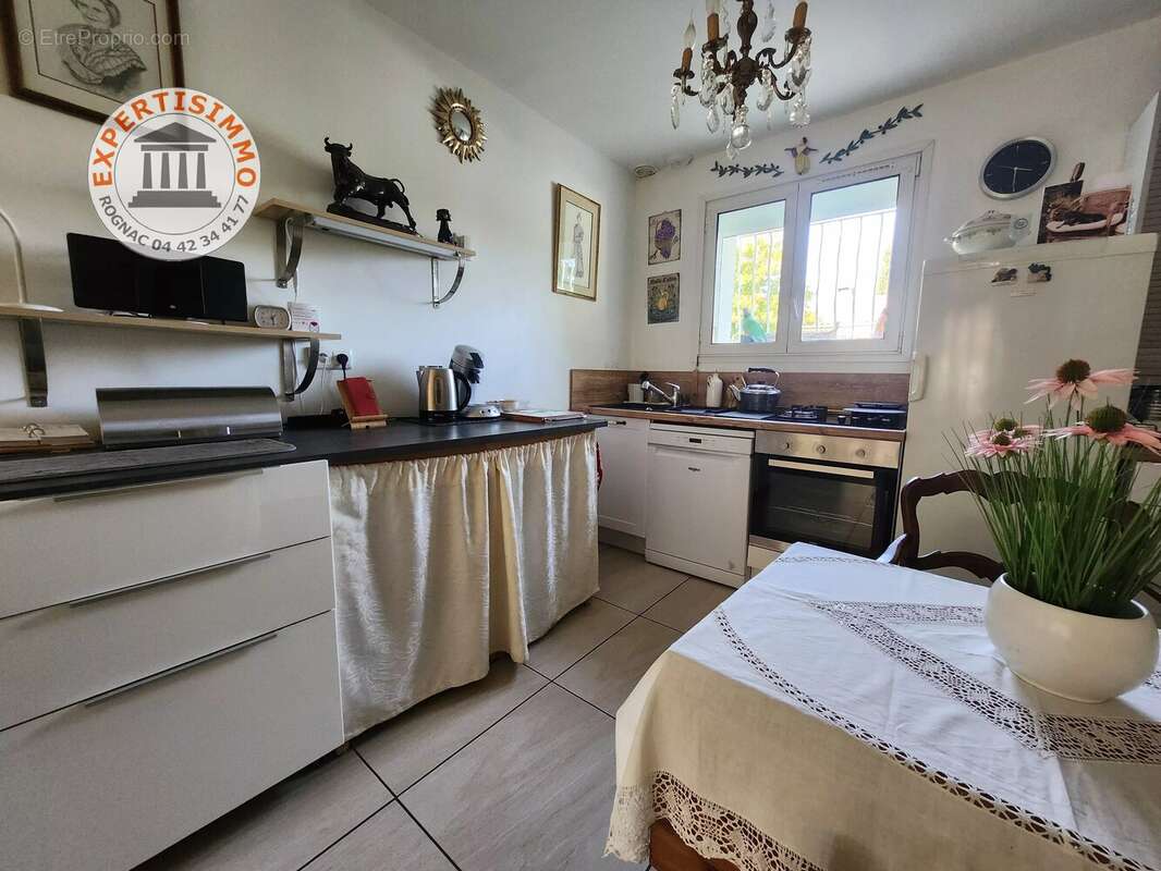 Maison à SAINT-VICTORET
